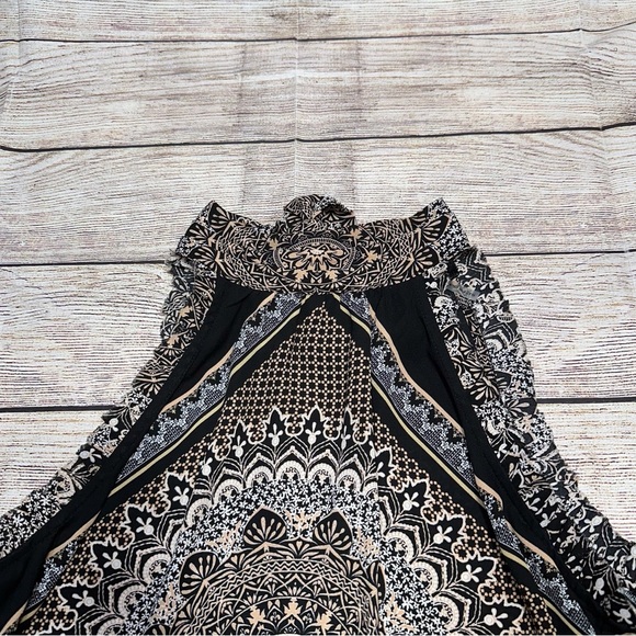 1. State Black and Cream Medallion Patterned Halter Blouse Size M - Picture 10 of 13